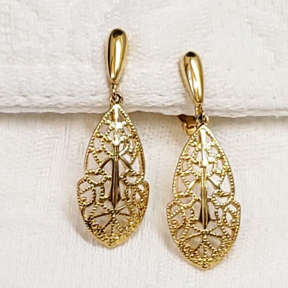 Trifari Jewelry - Trifari Dangle Earrings Clip On Gold Tone Filigree Leaf 1 7/8"